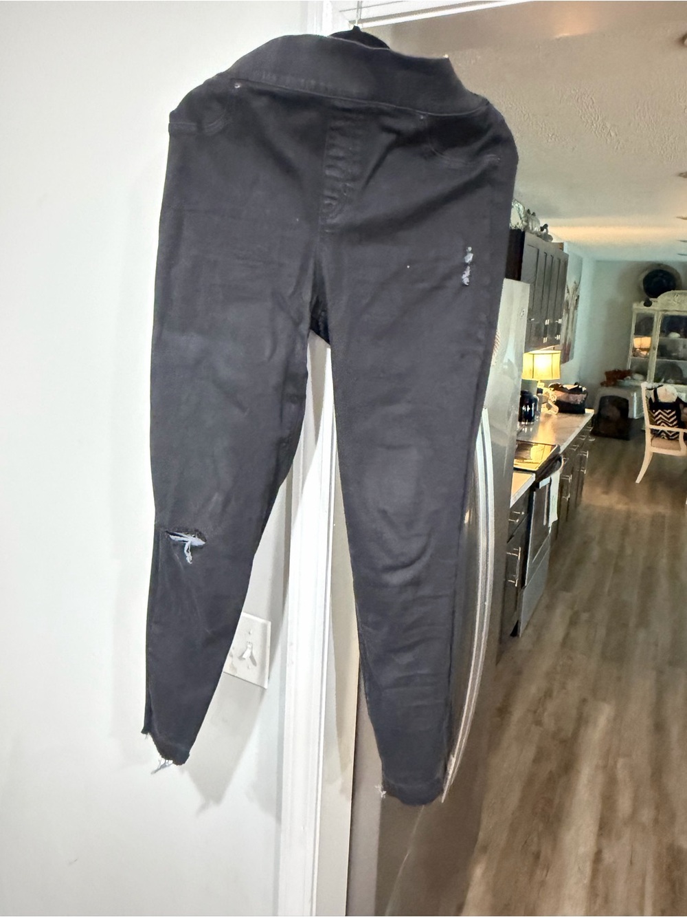Women’s spanx Distressed Skinny Pants